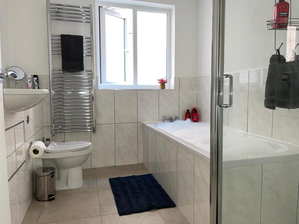 The Dragon Pad Boutique Apartment ロイヤル・タンブリッジ・ウェルズ エクステリア 写真