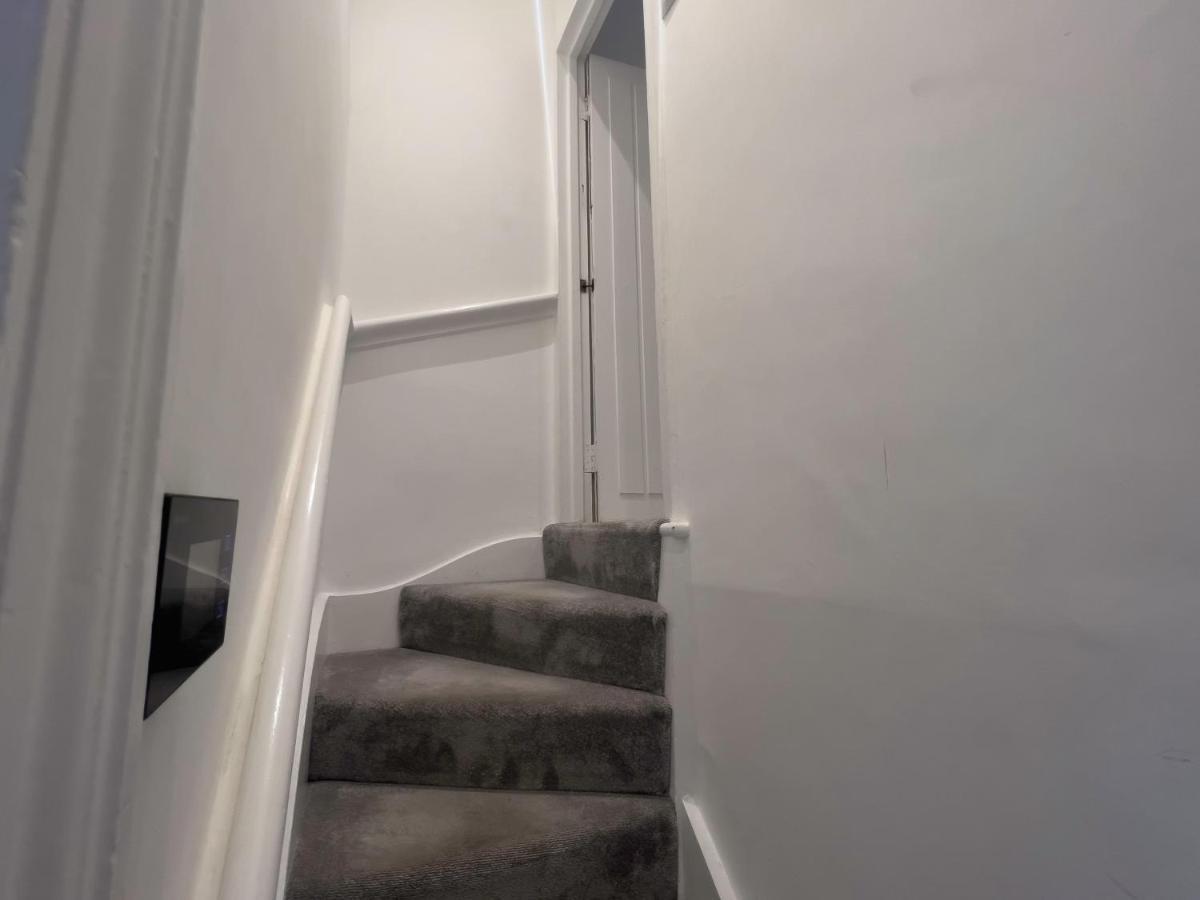 The Dragon Pad Boutique Apartment ロイヤル・タンブリッジ・ウェルズ エクステリア 写真